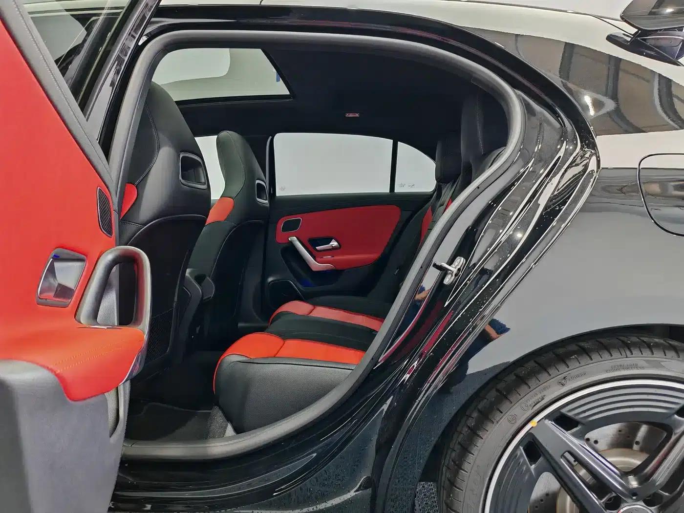 Imported 2025 Mercedes-Benz A-Class AMG A 35 4MATIC — миниатюра 12