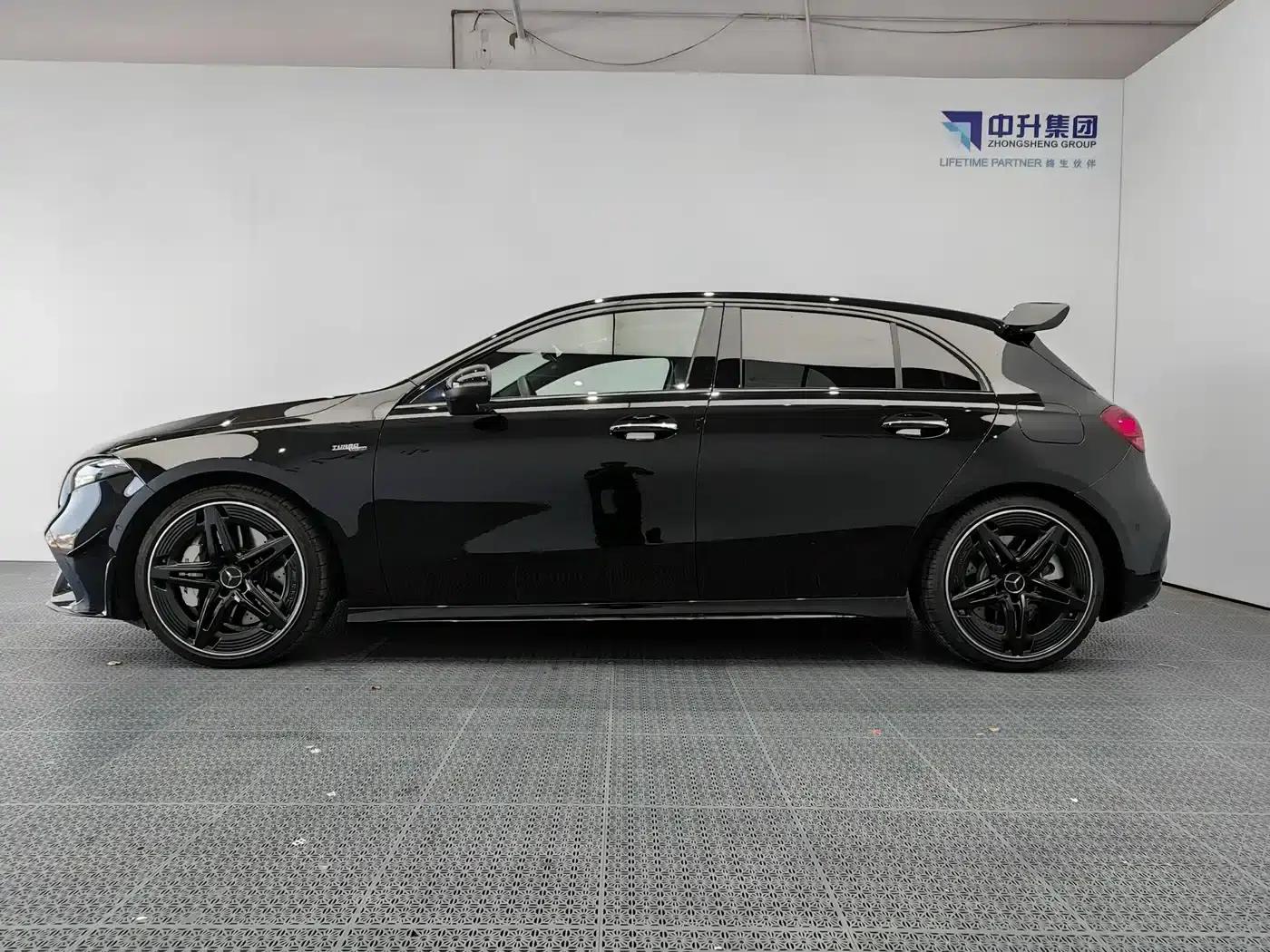 Imported 2025 Mercedes-Benz A-Class AMG A 35 4MATIC — миниатюра 7
