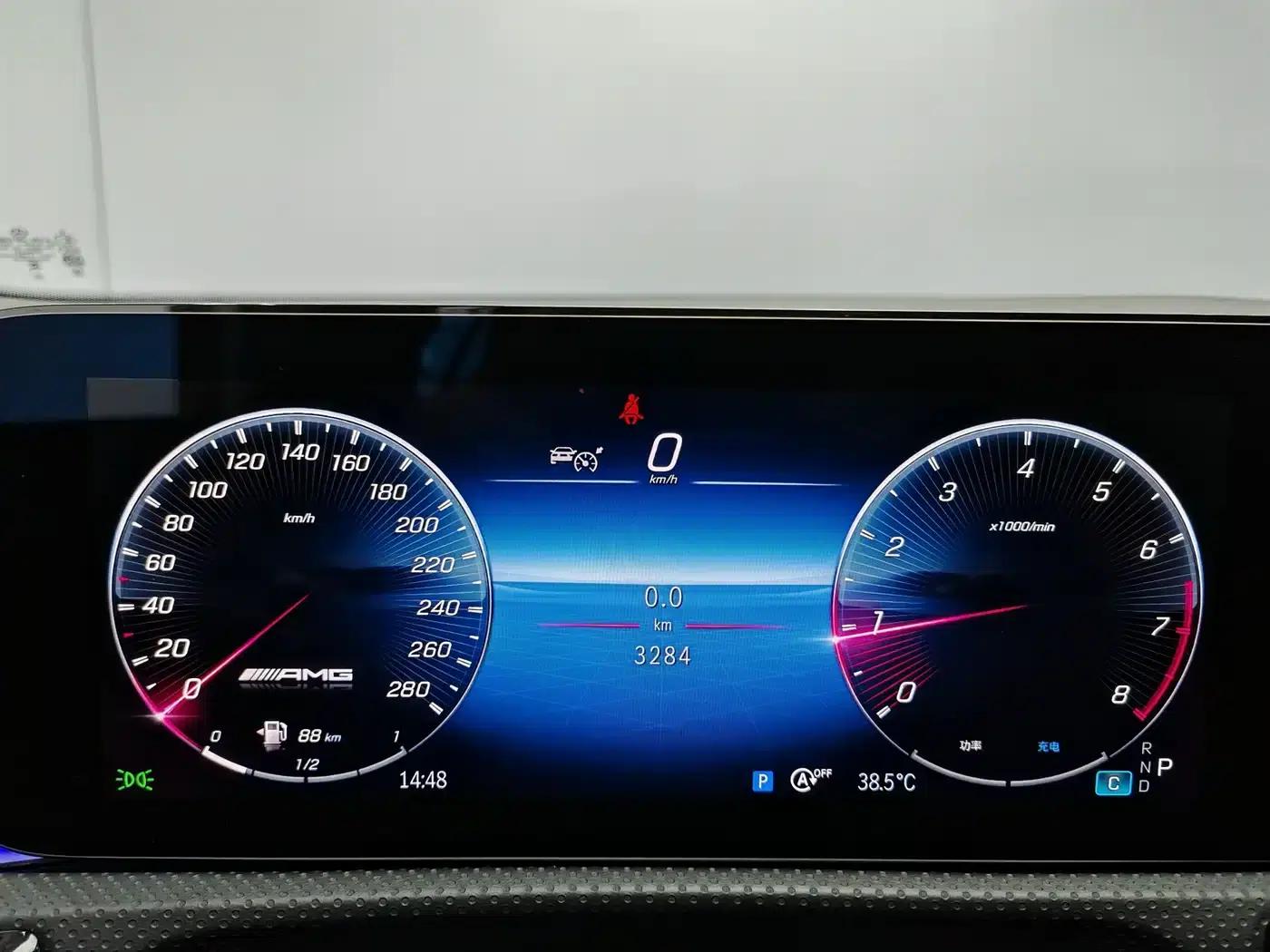 Imported 2025 Mercedes-Benz A-Class AMG A 35 4MATIC — миниатюра 8