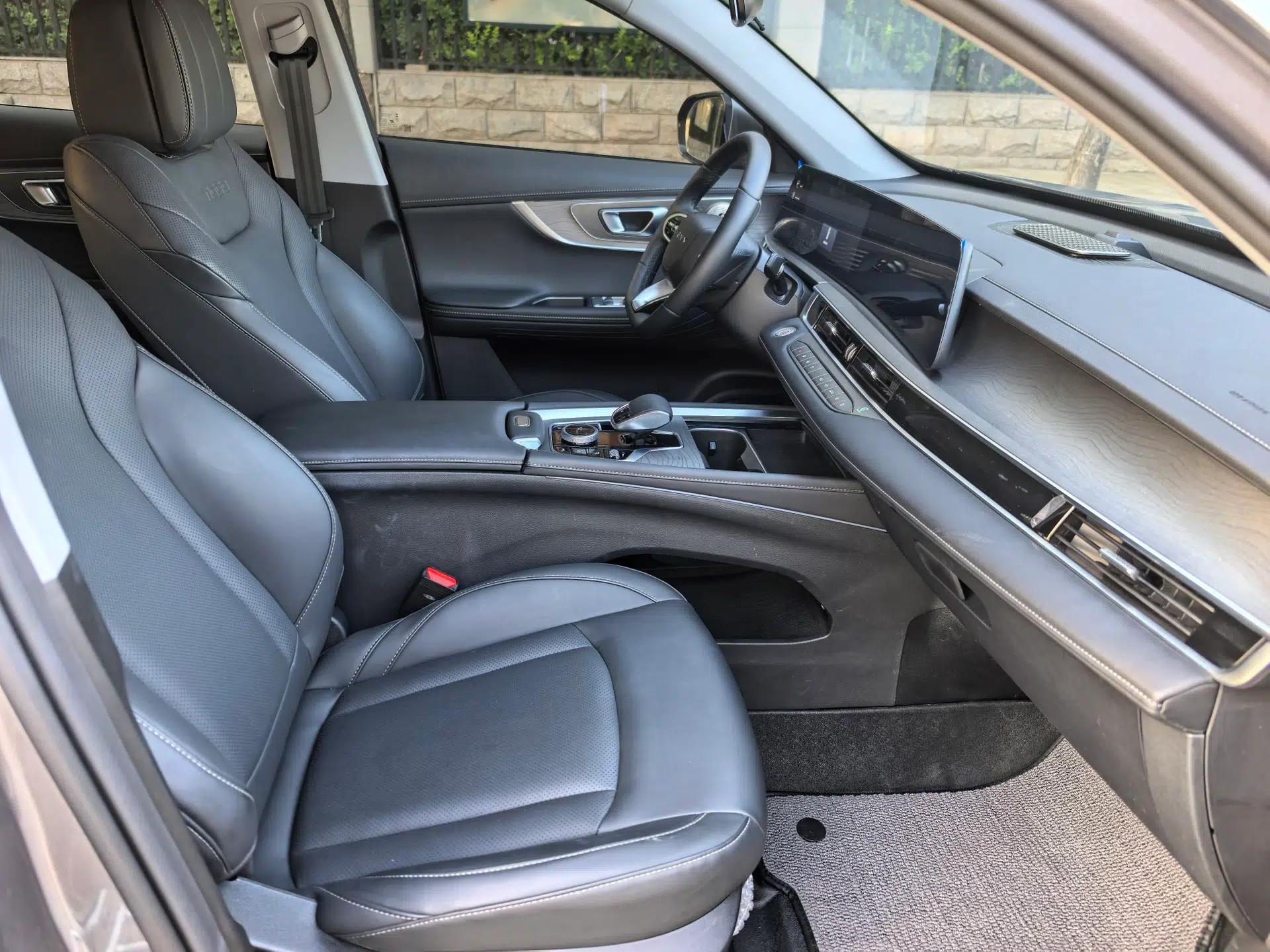 Chery Tiggo 8 PRO 2024 Champion Edition 290T Two-Wheel Drive High-Gloss Version 7 Seats — миниатюра 21