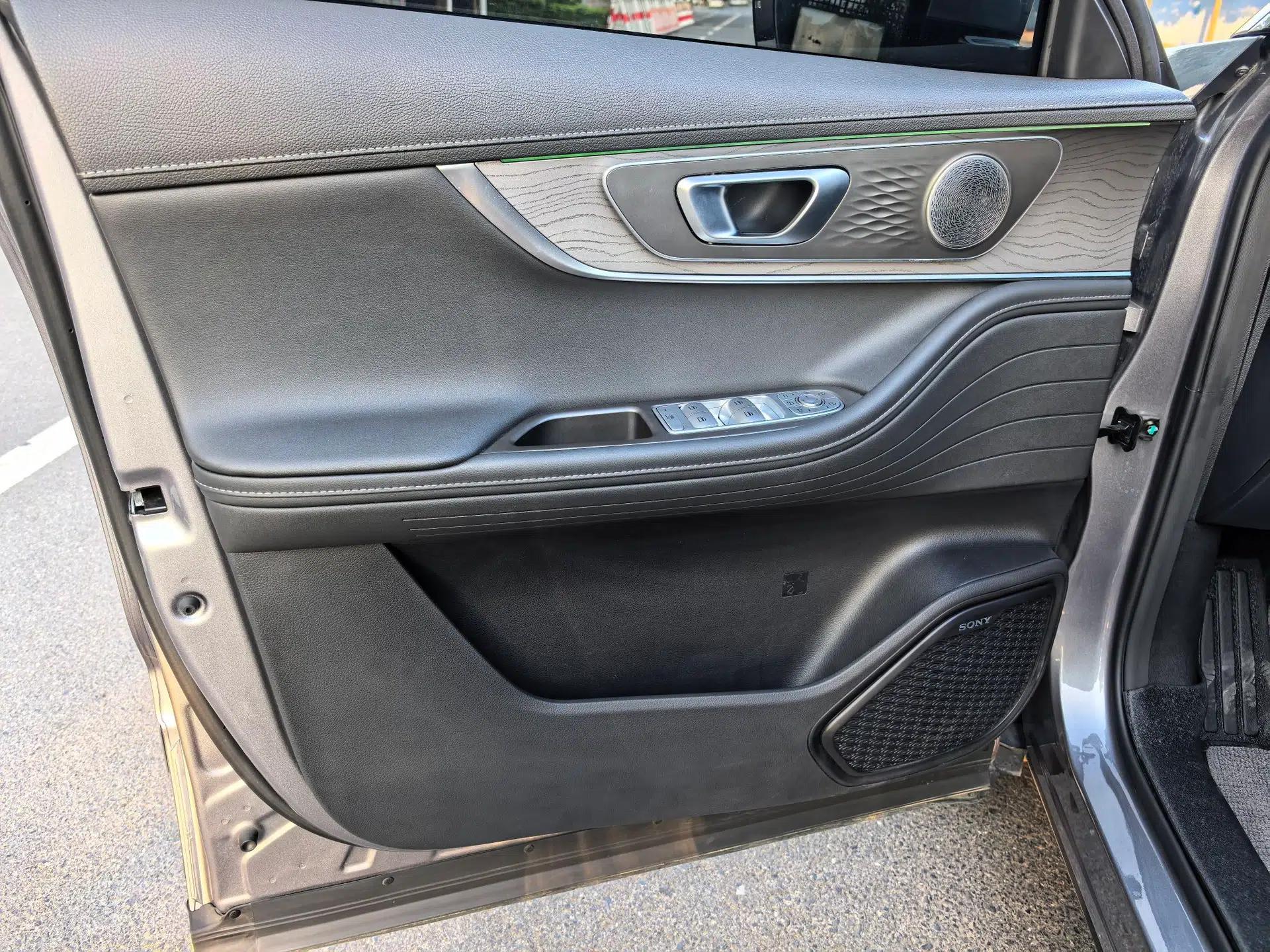 Chery Tiggo 8 PRO 2024 Champion Edition 290T Two-Wheel Drive High-Gloss Version 7 Seats — миниатюра 23