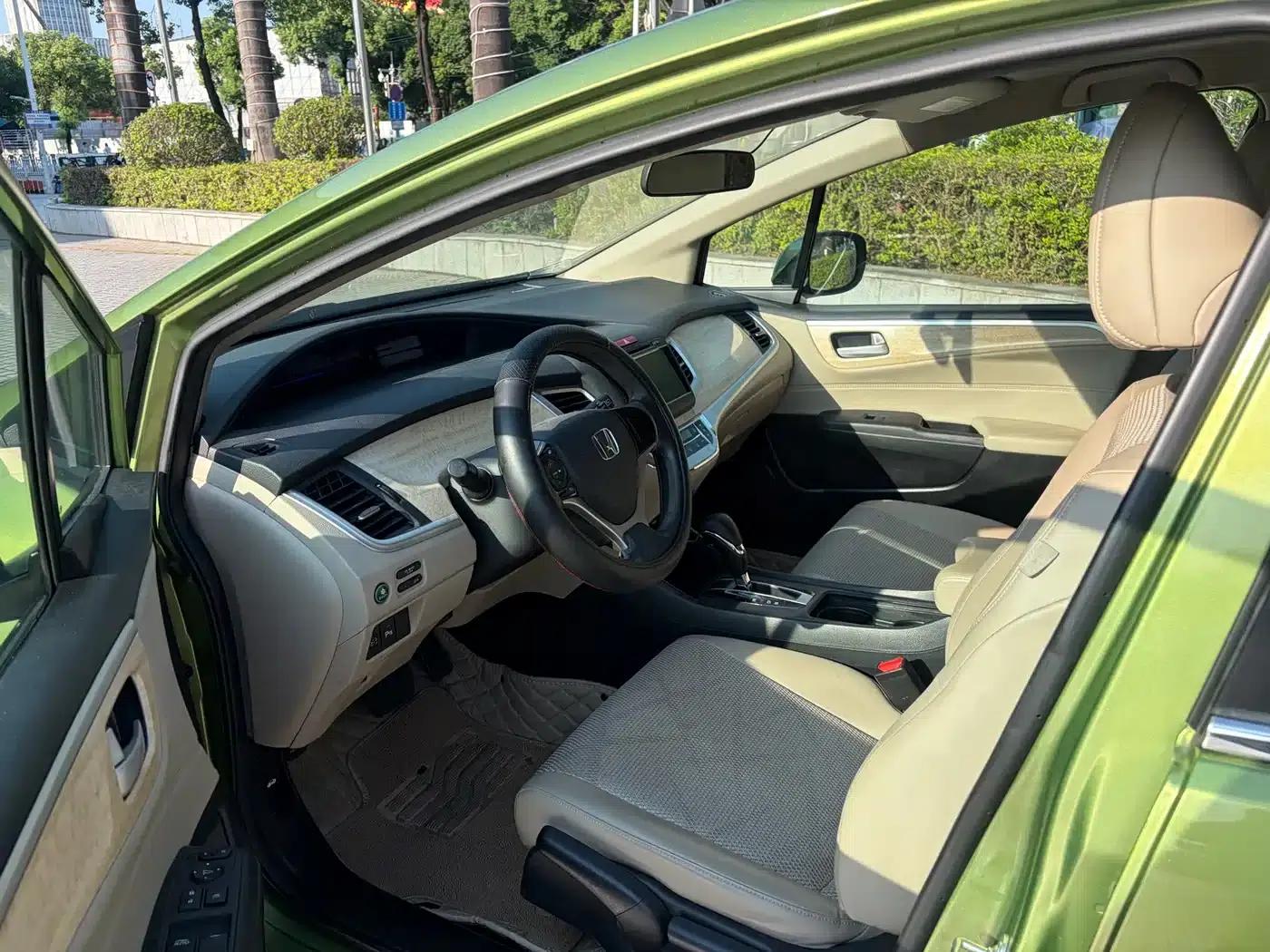 Jade 2014 1.8L Automatic Comfort Elite Edition 5-seater — миниатюра 12