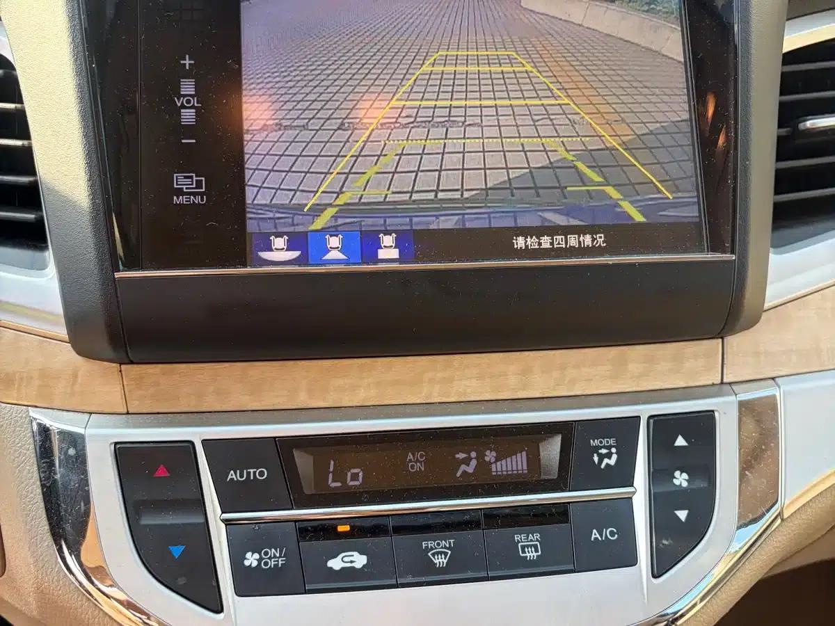 Jade 2014 1.8L Automatic Comfort Elite Edition 5-seater — миниатюра 16
