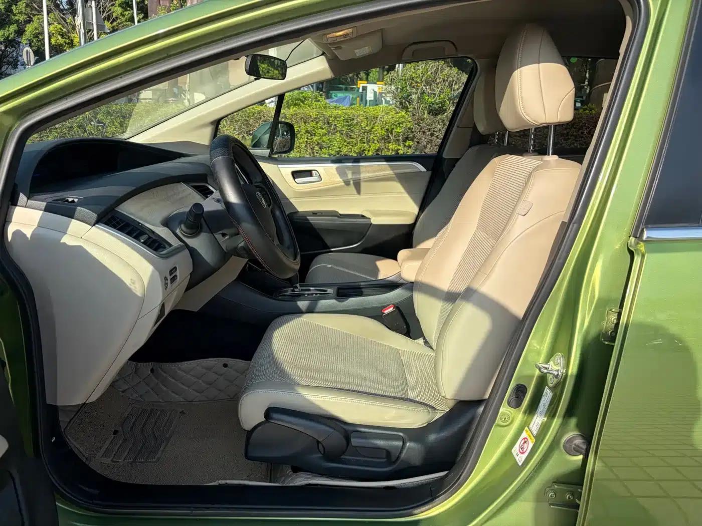 Jade 2014 1.8L Automatic Comfort Elite Edition 5-seater — миниатюра 10