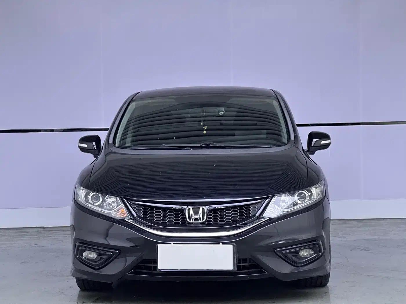 Jade 2013 1.8L Automatic Comfort Edition 5-seater — миниатюра 2