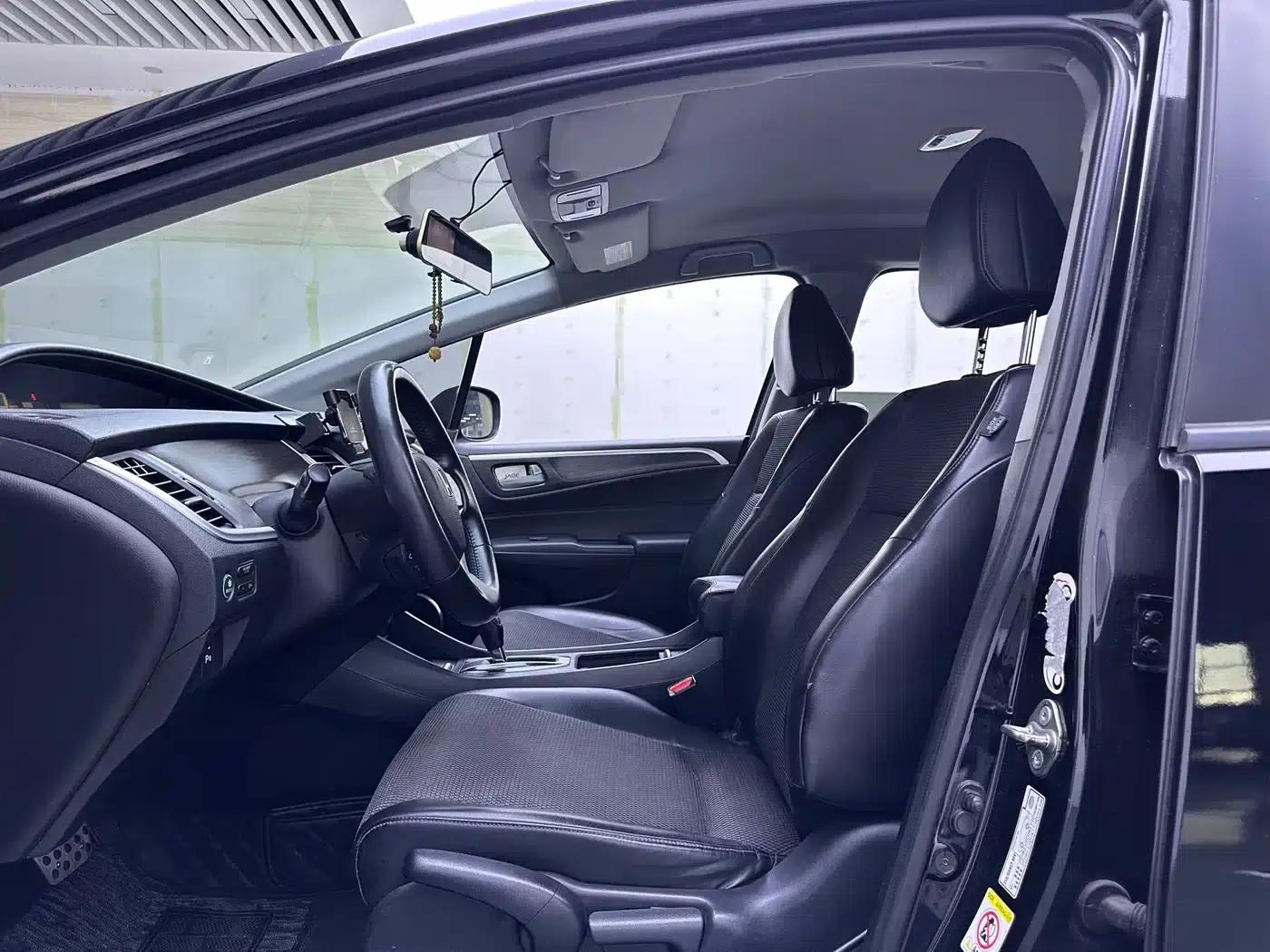 Jade 2013 1.8L Automatic Comfort Edition 5-seater — миниатюра 7