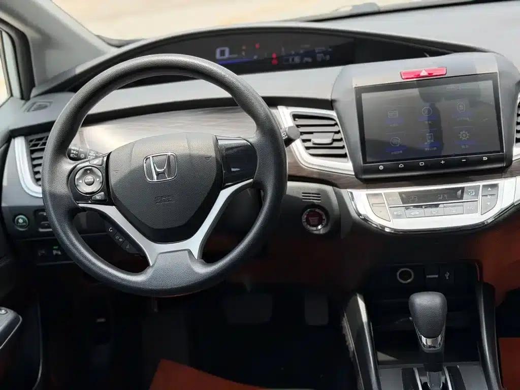 Jade 2016 1.8L Automatic Comfort Elite Edition 5-seater — миниатюра 11