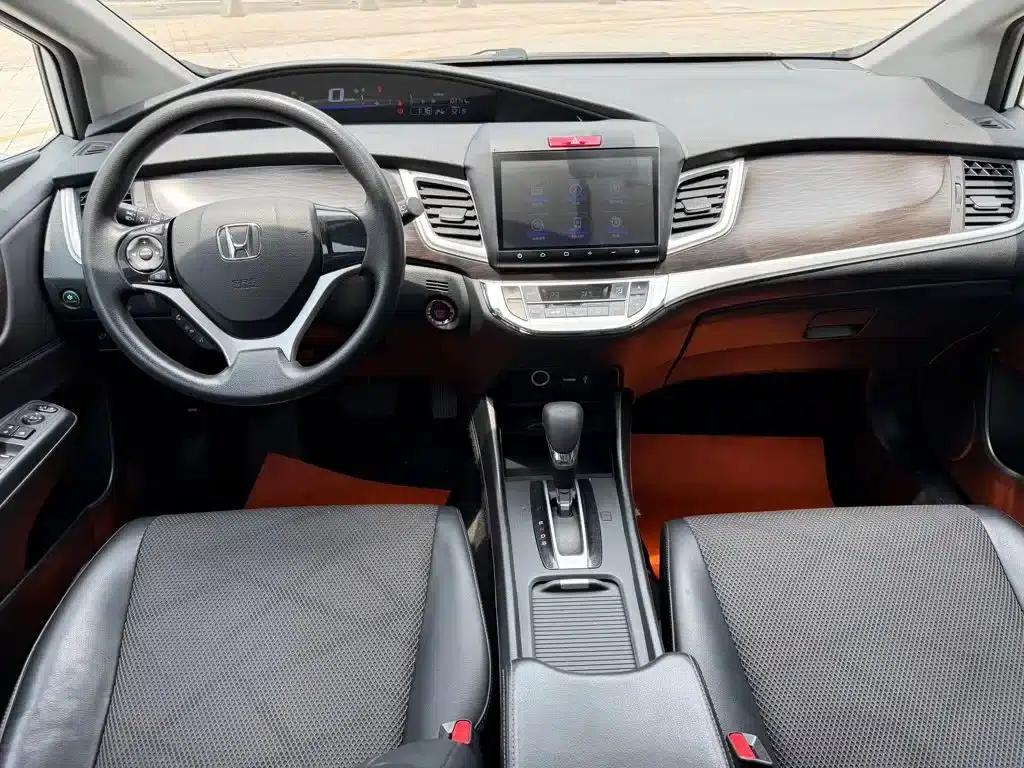 Jade 2016 1.8L Automatic Comfort Elite Edition 5-seater — миниатюра 8