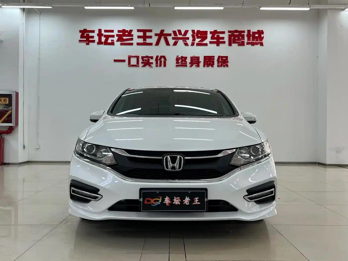 Jade 2017 1.8L Automatic Comfort Edition 5-seater — миниатюра 2