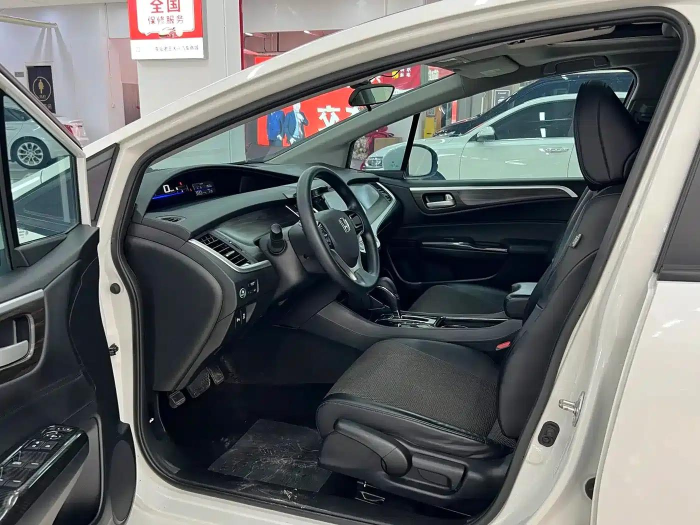 Jade 2017 1.8L Automatic Comfort Edition 5-seater — миниатюра 4