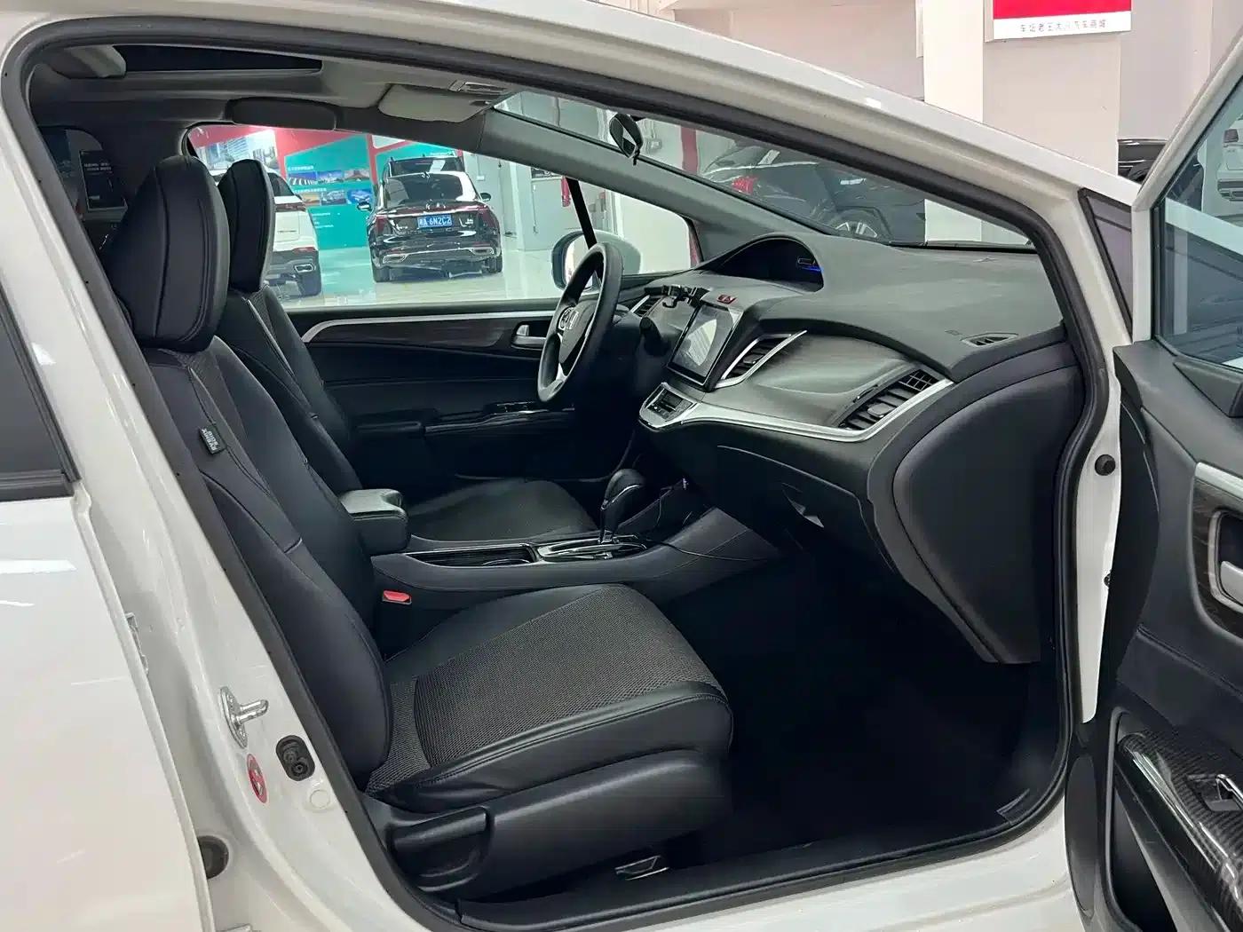 Jade 2017 1.8L Automatic Comfort Edition 5-seater — миниатюра 9