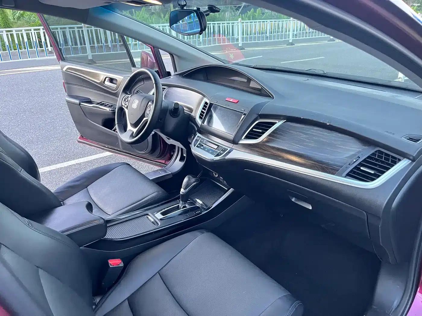 Jade 2017 210TURBO CVT Luxury Edition 5-seater — миниатюра 17