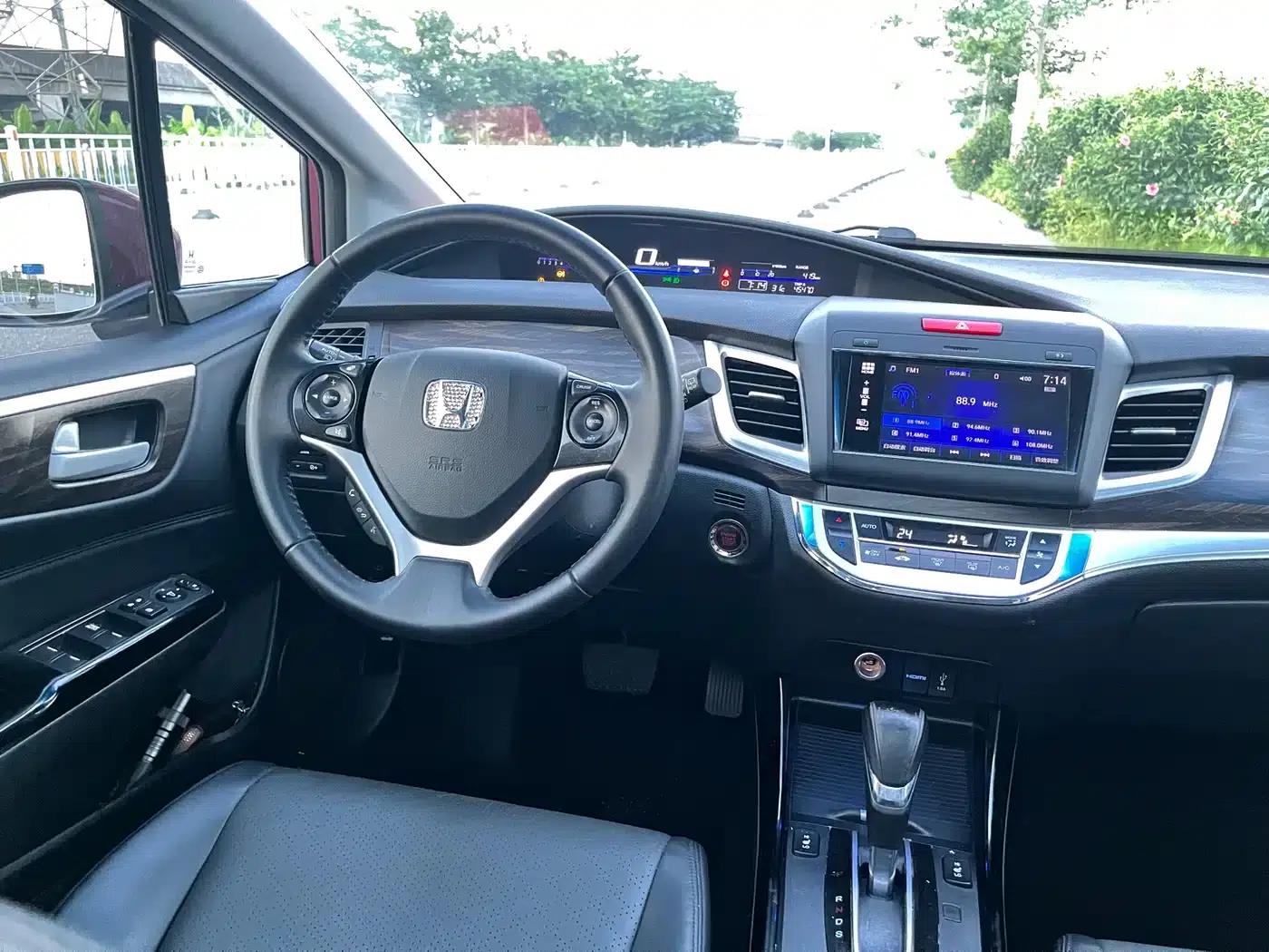 Jade 2017 210TURBO CVT Luxury Edition 5-seater — миниатюра 9