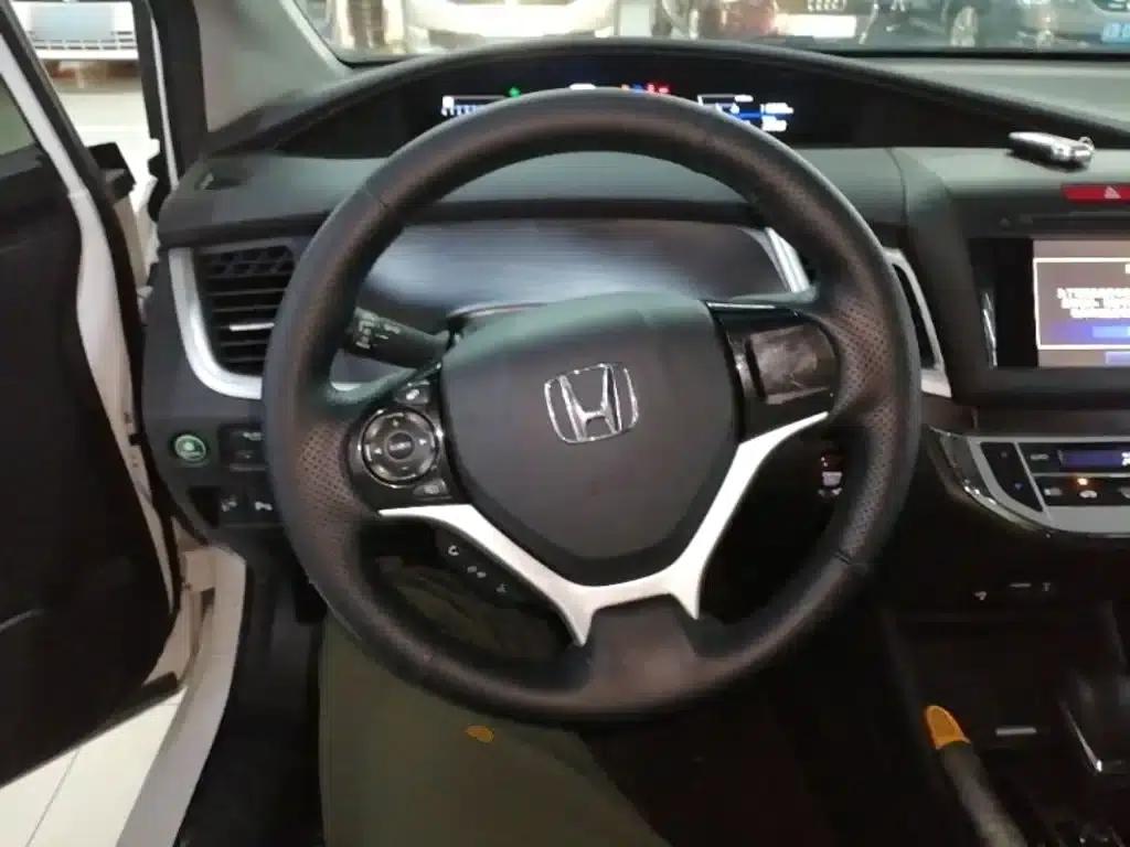 Jade 2014 1.8L Automatic Comfort Elite Edition 5-seater — миниатюра 11