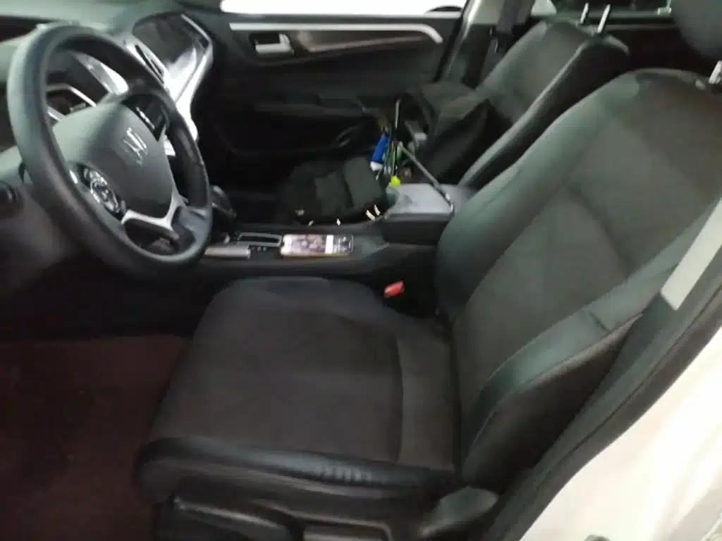 Jade 2014 1.8L Automatic Comfort Elite Edition 5-seater — миниатюра 15