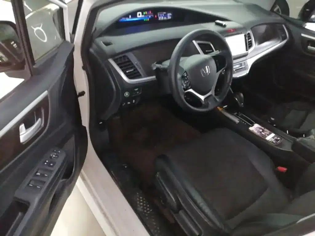 Jade 2014 1.8L Automatic Comfort Elite Edition 5-seater — миниатюра 16