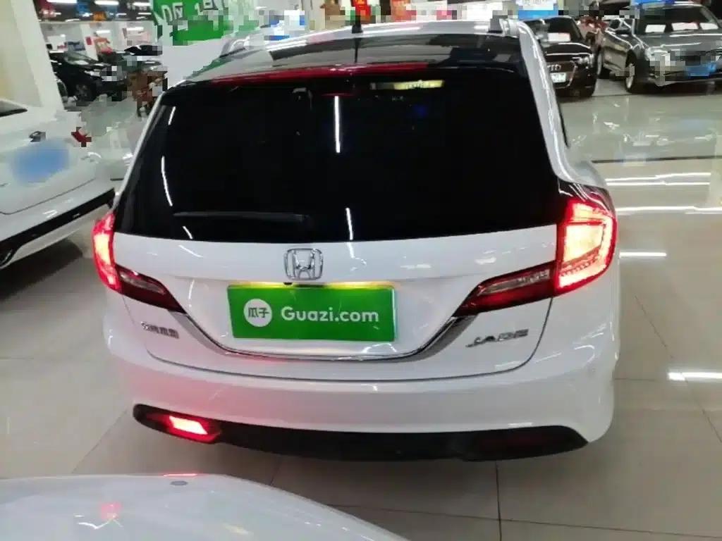 Jade 2014 1.8L Automatic Comfort Elite Edition 5-seater — миниатюра 6