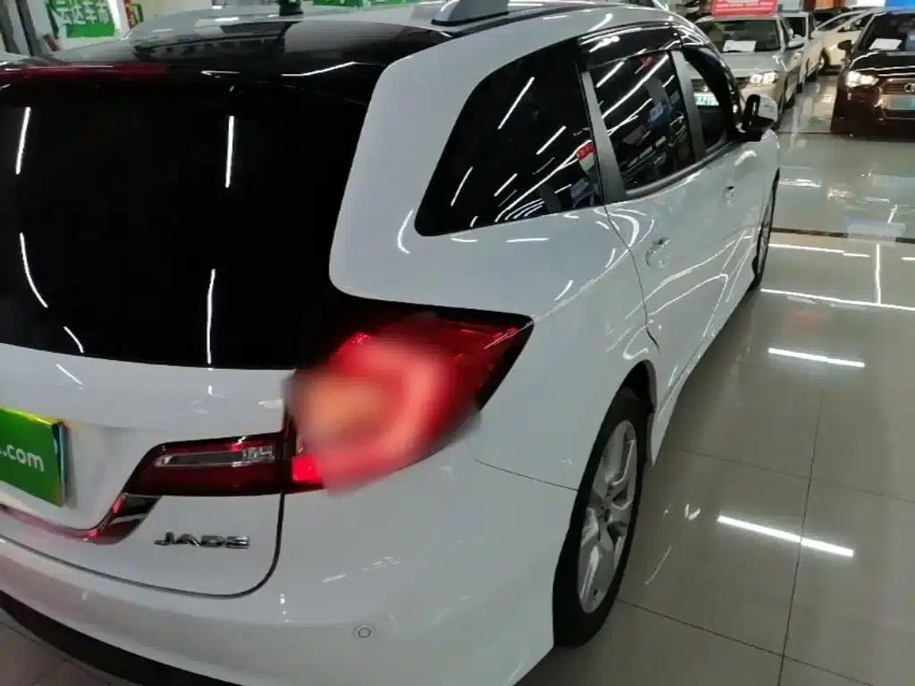 Jade 2014 1.8L Automatic Comfort Elite Edition 5-seater — миниатюра 7