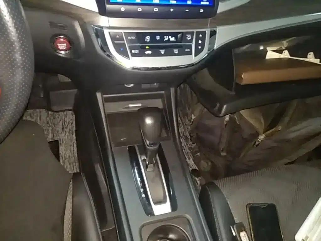 Jade 2016 1.8L Automatic Comfort Elite Edition 5-seater — миниатюра 14