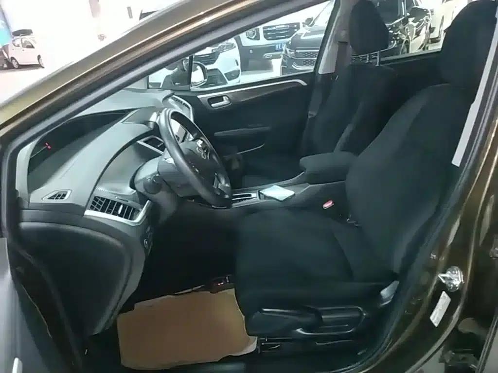 Jade 2017 1.8L Automatic Classic Edition 5-seater — миниатюра 15