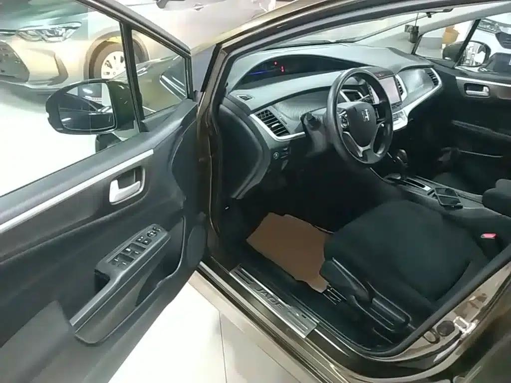 Jade 2017 1.8L Automatic Classic Edition 5-seater — миниатюра 16