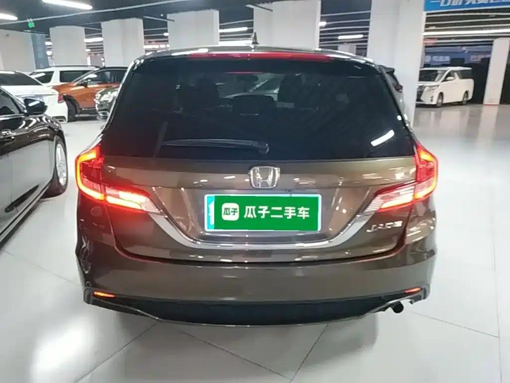 Jade 2017 1.8L Automatic Classic Edition 5-seater — миниатюра 6