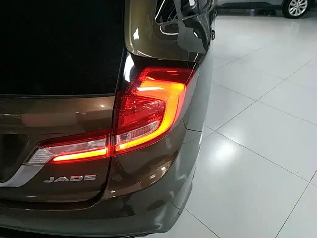 Jade 2017 1.8L Automatic Classic Edition 5-seater — миниатюра 8