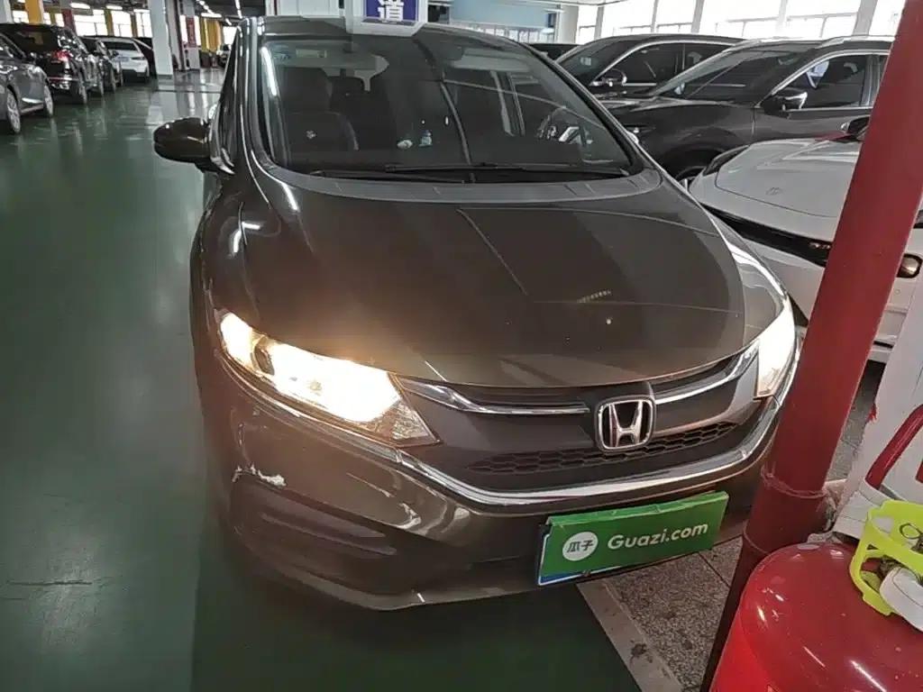 Jade 2017 1.8L Automatic Classic Edition 5-seater — миниатюра 3