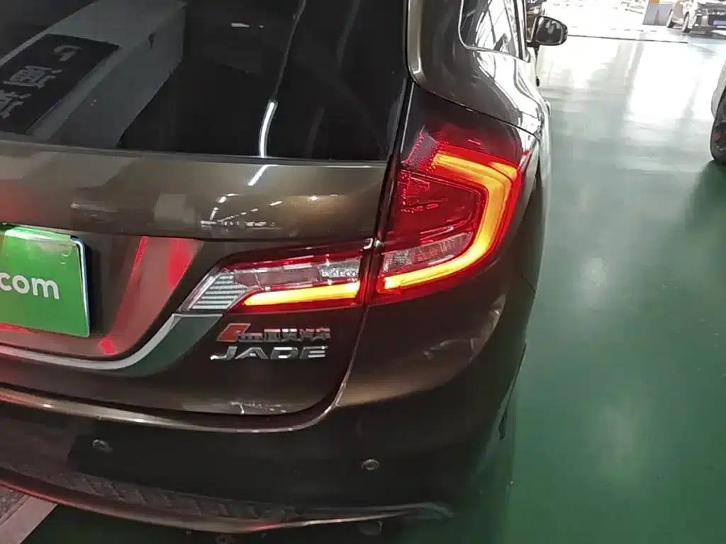 Jade 2017 1.8L Automatic Classic Edition 5-seater — миниатюра 8