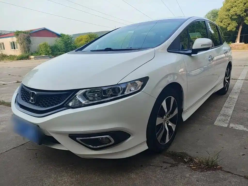 Jade 2014 1.8L CVT Luxury Premium Edition 5-seater — миниатюра 2
