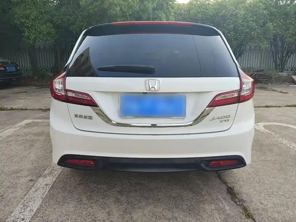 Jade 2014 1.8L CVT Luxury Premium Edition 5-seater — миниатюра 4