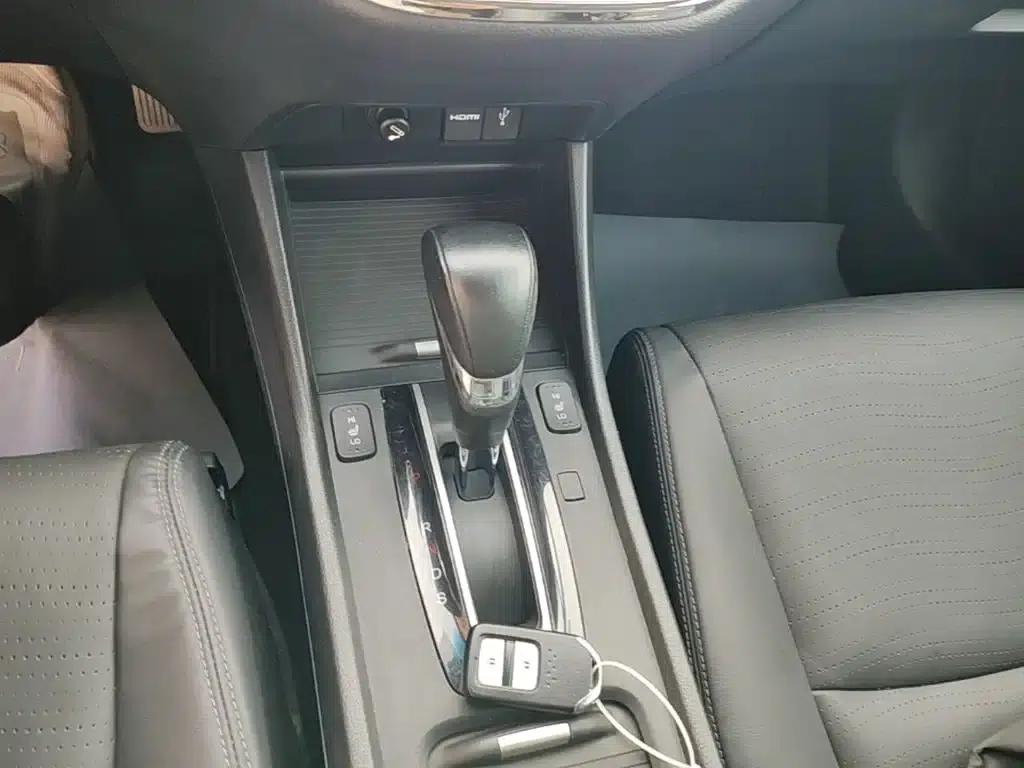 Jade 2014 1.8L CVT Luxury Premium Edition 5-seater — миниатюра 10