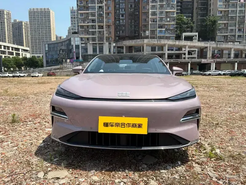 Galaxy Star 8 PHEV 2025 Model 60km EM-i Luxury Edition — миниатюра 2