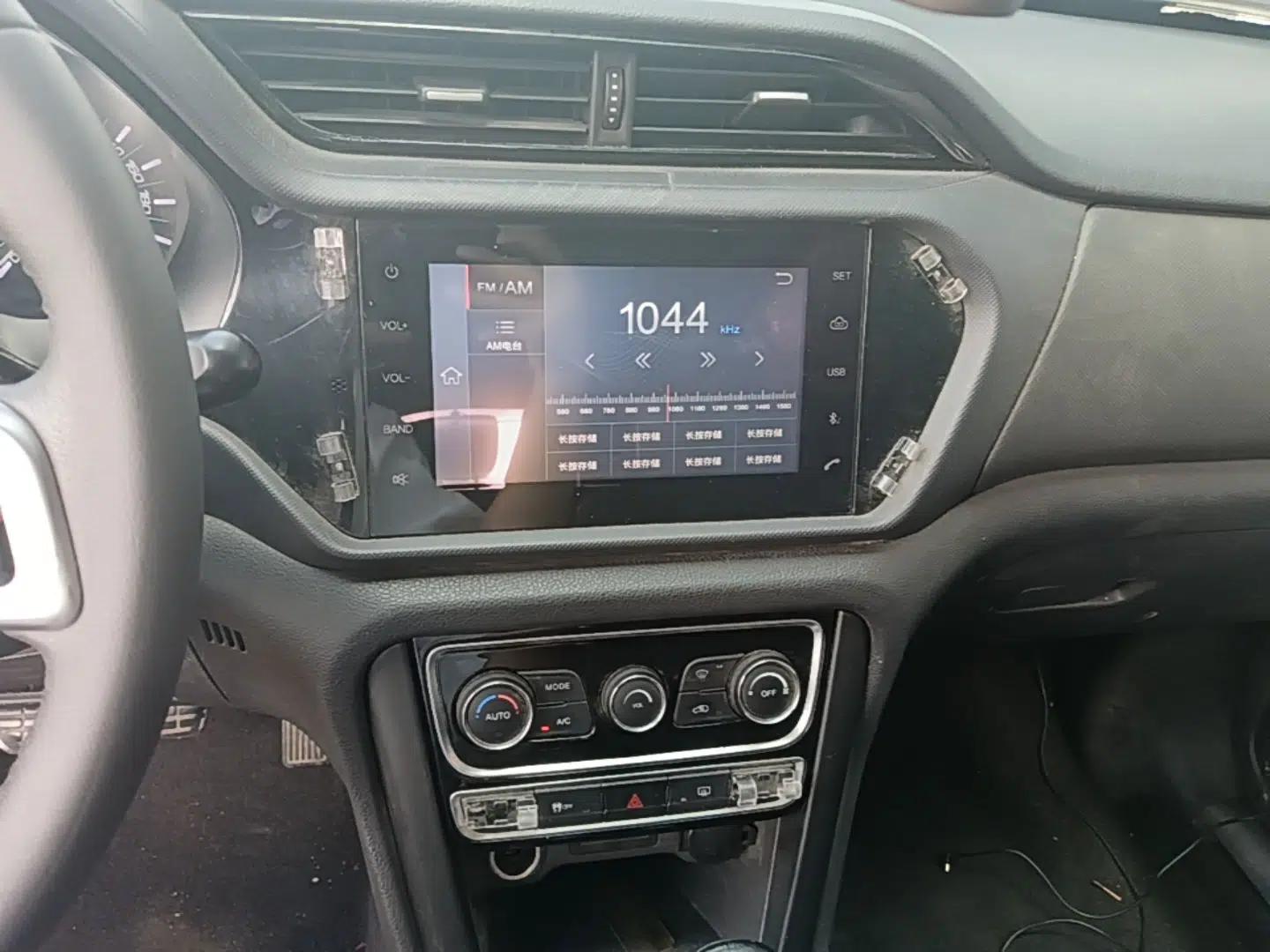 Chery Tiggo 3 2016 1.6L Manual ZhiShang Edition — миниатюра 15