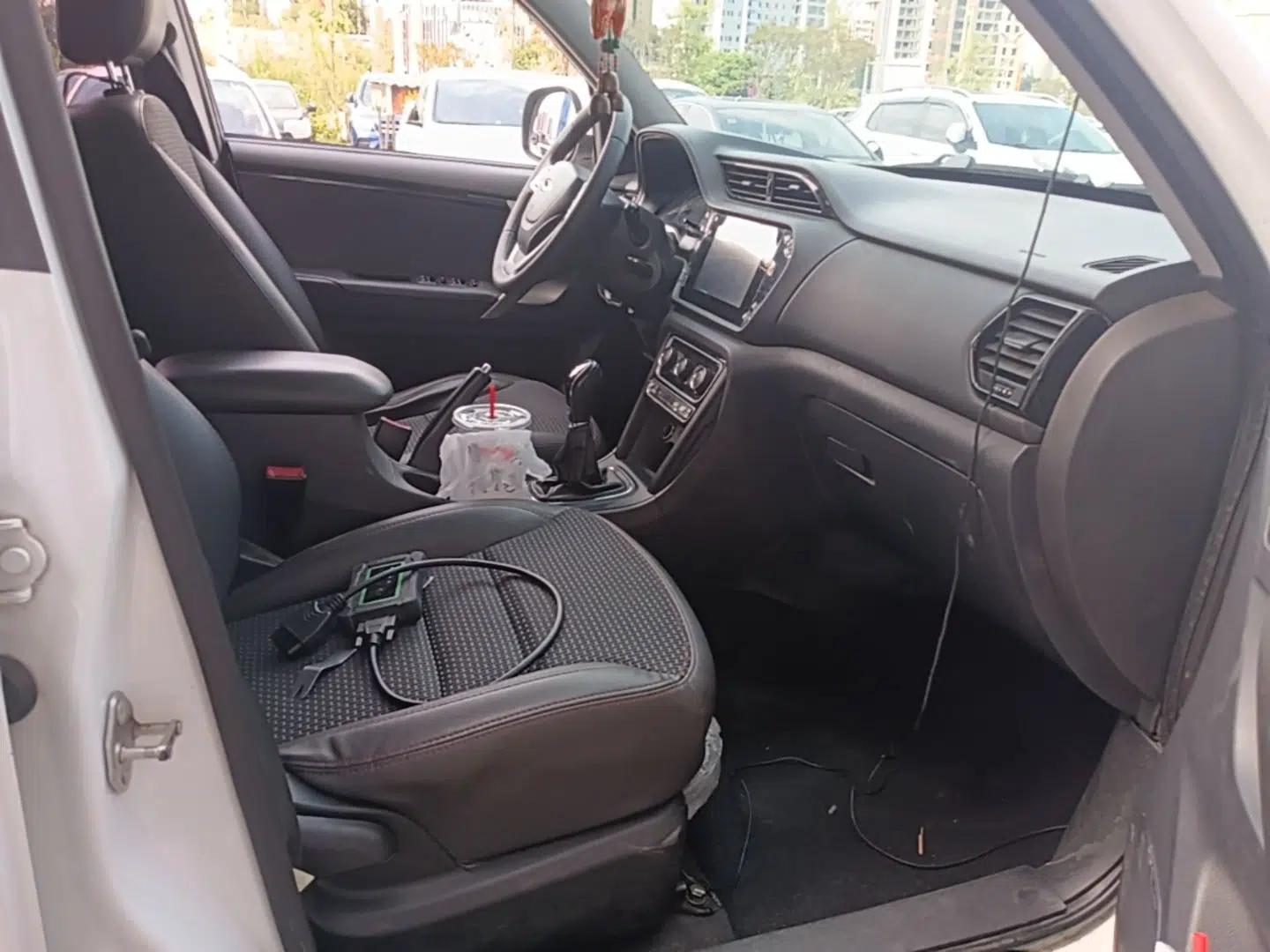 Chery Tiggo 3 2016 1.6L Manual ZhiShang Edition — миниатюра 19