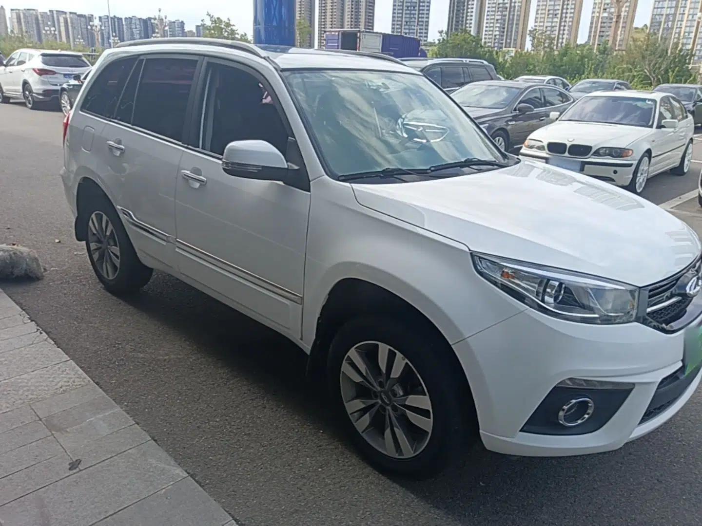 Chery Tiggo 3 2016 1.6L Manual ZhiShang Edition — миниатюра 3