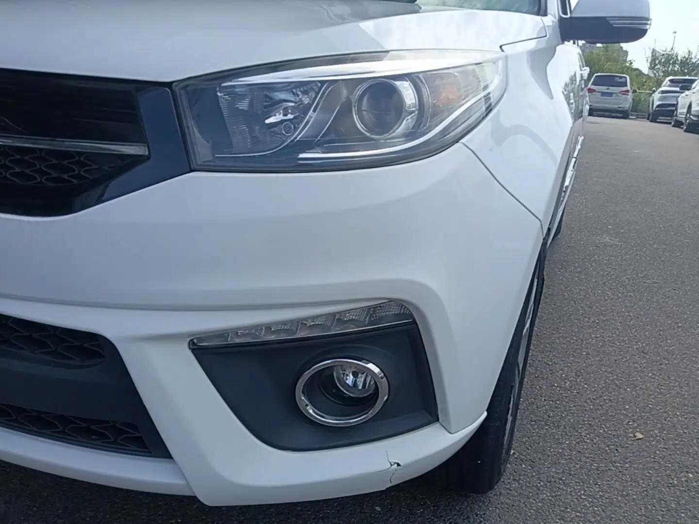 Chery Tiggo 3 2016 1.6L Manual ZhiShang Edition — миниатюра 8