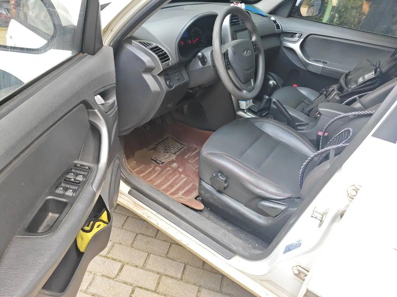 Chery Tiggo 3 2014 1.6L Manual Zhishang Edition — миниатюра 16