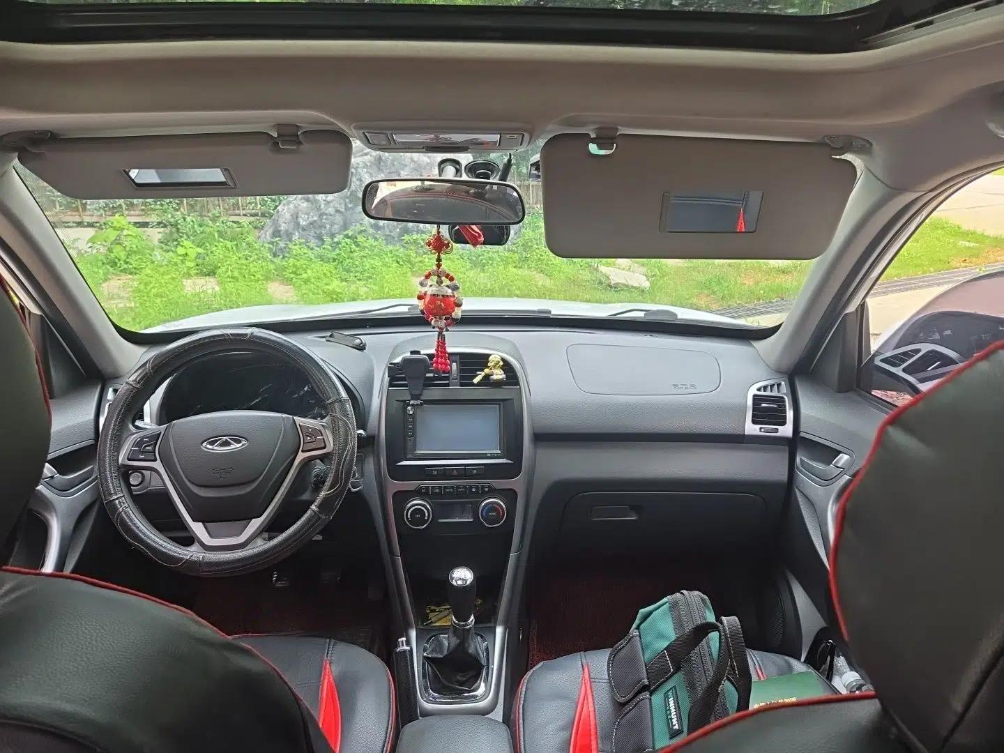 Chery Tiggo 3 2015 1.6L Manual Luxury Commemorative Edition — миниатюра 18