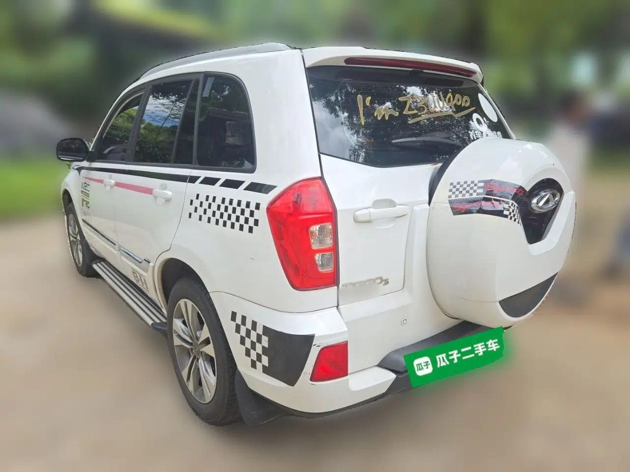 Chery Tiggo 3 2015 1.6L Manual Luxury Commemorative Edition — миниатюра 4