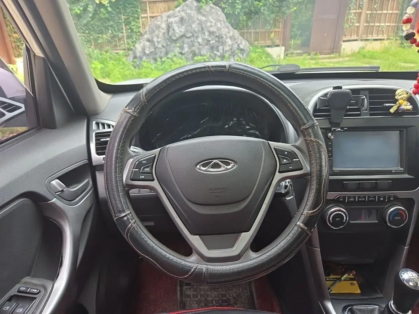 Chery Tiggo 3 2015 1.6L Manual Luxury Commemorative Edition — миниатюра 10