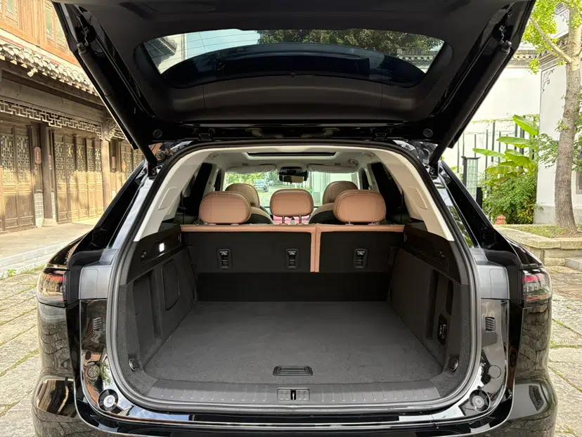 Chery Tiggo 8 L 2024 2.0T Two-Wheel Drive Prestige Version 5 Seats — миниатюра 31