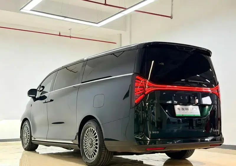 Wingzhen L380 2024 Model 140kWh 6-Seater 4WD Ultra — миниатюра 4
