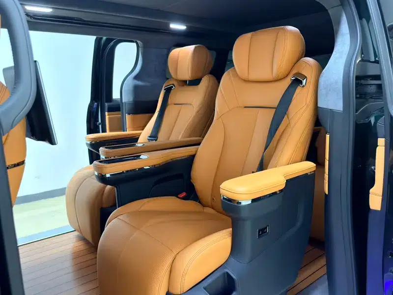 Wingzhen L380 2024 Model 140kWh 6-Seater 4WD Ultra — миниатюра 9