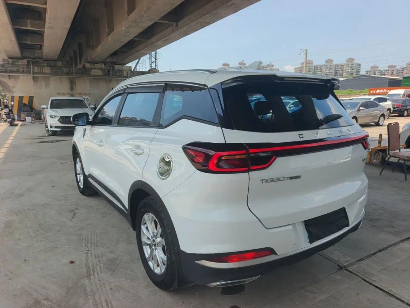 Chery Tiggo 7 PLUS 2022 1.5T CVT Luxury Version+ — миниатюра 4
