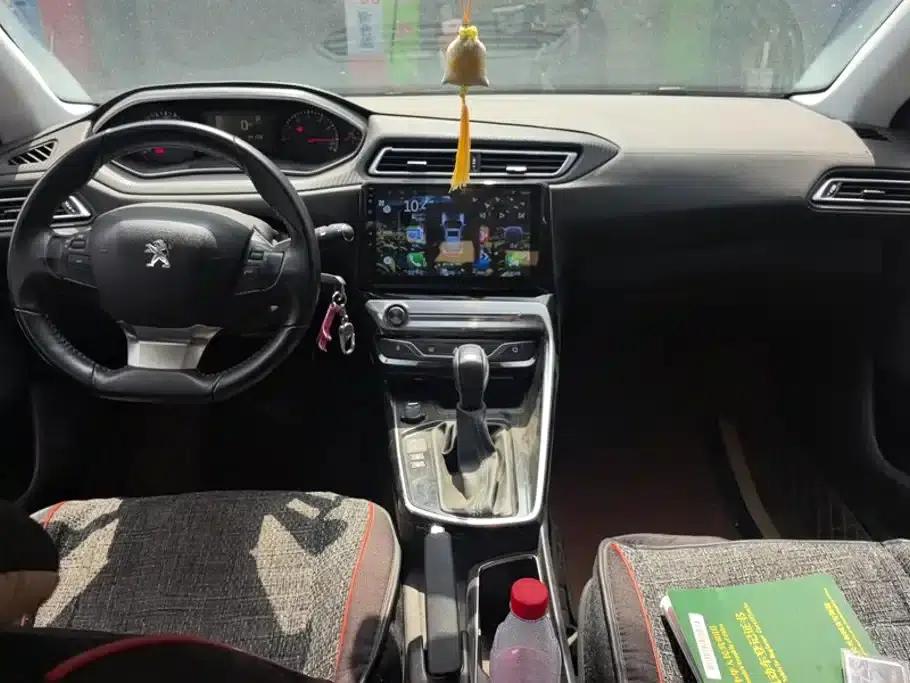 Peugeot 308 2018 1.6L Automatic Luxury Edition — миниатюра 12