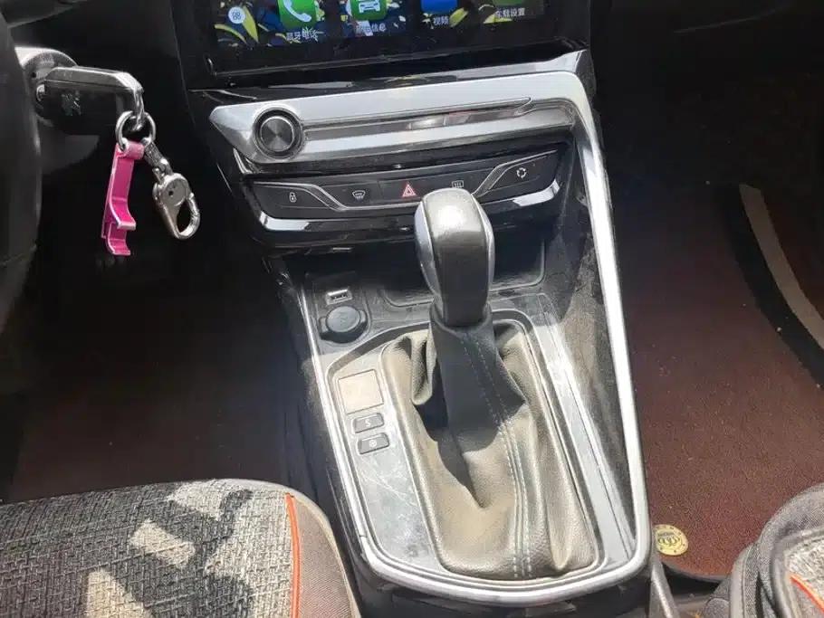 Peugeot 308 2018 1.6L Automatic Luxury Edition — миниатюра 16