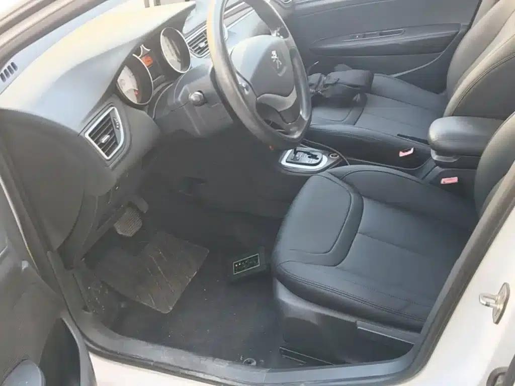 Peugeot 308 2013 1.6L Automatic Premium Edition — миниатюра 15