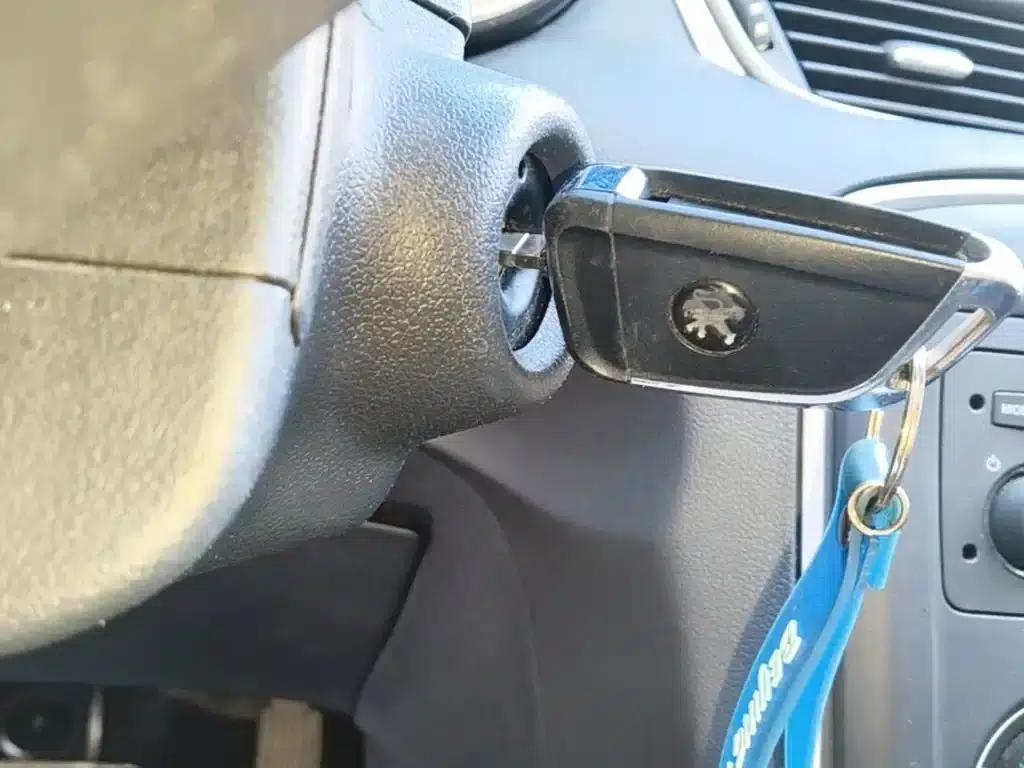 Peugeot 308 2013 1.6L Automatic Premium Edition — миниатюра 9
