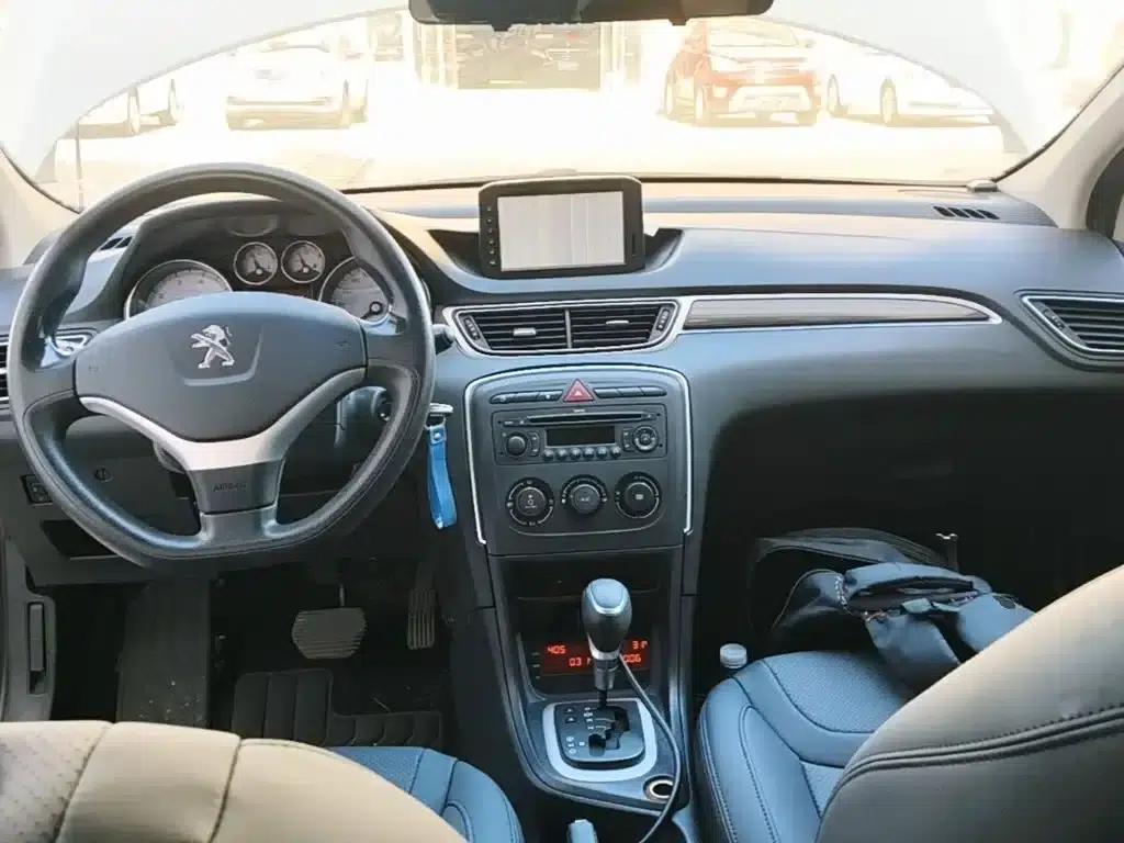 Peugeot 308 2013 1.6L Automatic Premium Edition — миниатюра 10